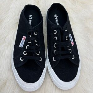 Girls Superga‎ slip on